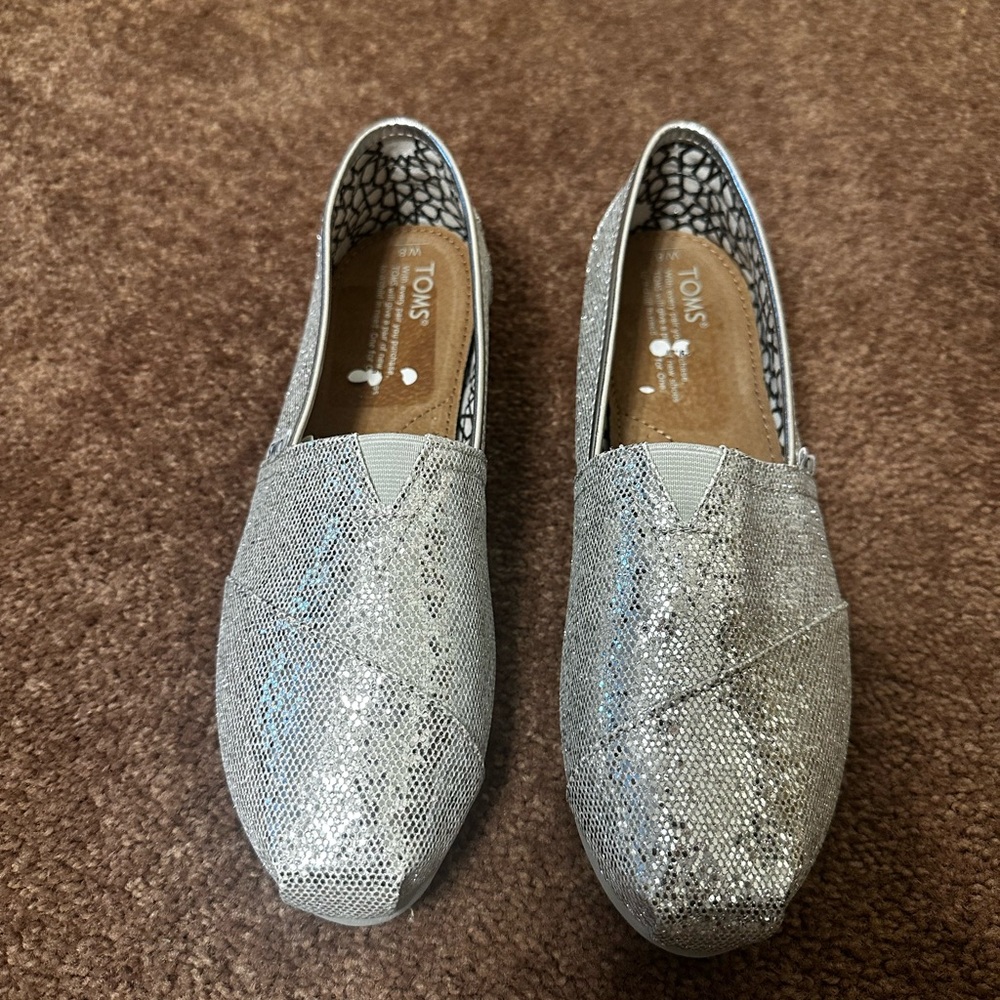 Brand New without tag Toms Silver Glitter Classic Slip-On Flats